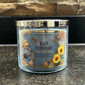 Bath & Body Works Fall Festival Candle 3-wick pumpkin cinnamon maple almond butr
